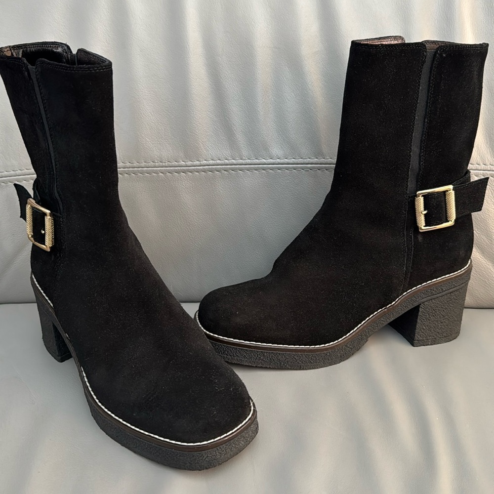 Matteo Bertoni Women’s Leona Black Suede Boots Size 7